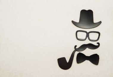 Mutlu Babalar günü etiket, şapka, gözlük, siyah bıyıklı, kravat yay ve Kağıt arka plan kanalda yasaktır. Babalar günü - tatil