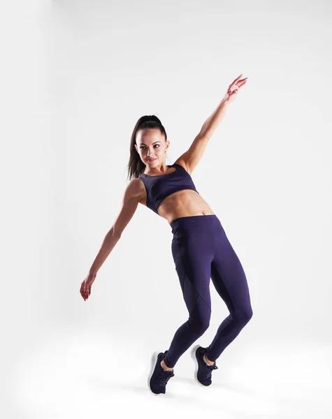 Junge Attraktive Frau Praktiziert Yoga Trainiert Trägt Sportwea — Stockfoto