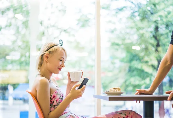 Blond Woman Using Phone Cafe Bright Sunny Morning Cafe — Stock Photo, Image
