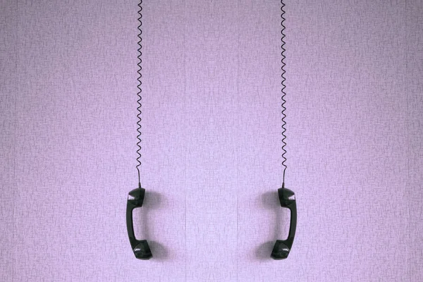 Téléphones Plastique Noir Suspendus Par Des Cordes Sur Fond Violet — Photo