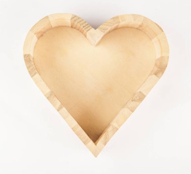 Ahşap kalp boş kutu. Ahşap kalp, beyaz arka plan üzerinde izole. mutlu Sevgililer günü