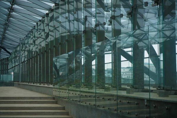 Low Angle View Stairs Railing Leading Modern Building Textura Marmor — Fotografia de Stock
