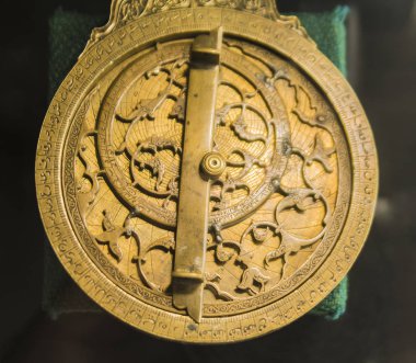 Taşkent, Özbekistan - 12 Ekim 2016: Antika pirinç usturlap bir Ermeni tüccar tarafından yapılan Vanandetsi adında. XVIII. yüzyıl. 