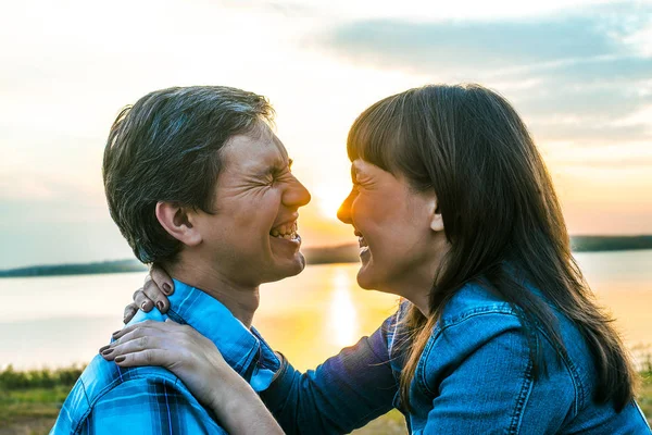 Laughing Middle Age Couple Sunny Sunset — Stock Photo, Image