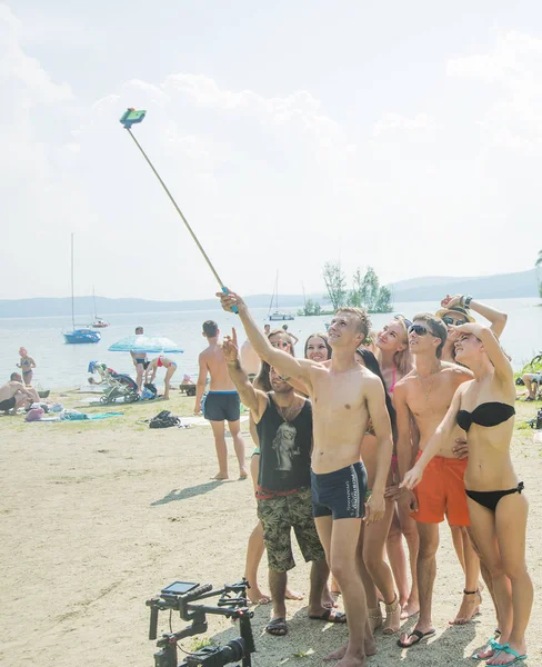 Miass Russland Juni 2015 Gruppe Bester Freunde Beim Selfie Mit — Stockfoto