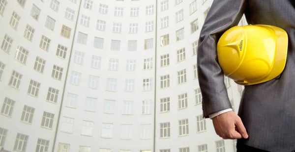 Ingénieur Avec Casque Jaune Pour Sécurité Des Travailleurs Sur Fond — Photo