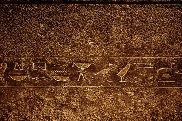 Ancient Egyptian Hieroglyphs Carved Stone Wall Karnak Temple Luxor Egypt — Stock Photo, Image