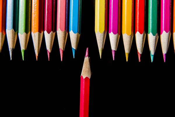 One Red Pencil Standing Out Pencils Stand Individual Society — Stock Photo, Image