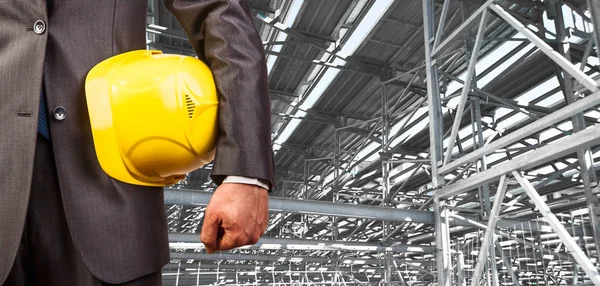 Worker Holding Yellow Helmet Workers Security Empty New Modern Building — Stock Photo, Image