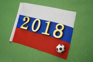 FIFA Dünya Kupası 2018 yılında Rusya ve Rus bayrağı. Yeşil kağıt arka plan