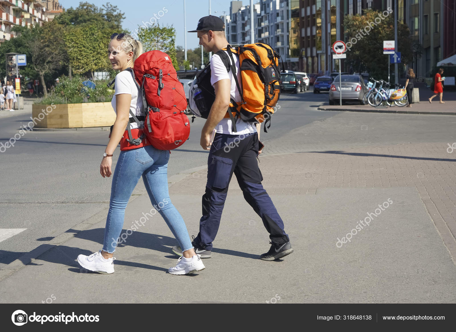 Gdansk Polonia Agosto 2019 Jóvenes Viajeros Caminando Por Ciudad