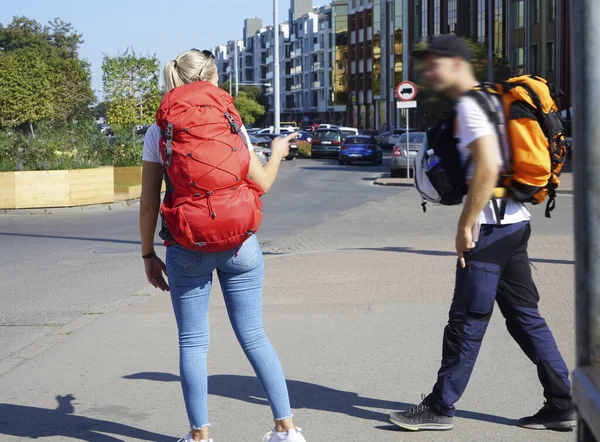 Γκντανσκ Πολωνία Αυγούστου 2019 Νέοι Ταξιδιώτες Που Περπατούν Στην Ευρωπαϊκή — Φωτογραφία Αρχείου