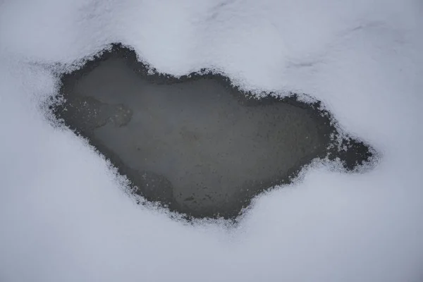 Лужа Талой Водой Озере Мороз Снега Луже Рисунок Снега Природа — стоковое фото