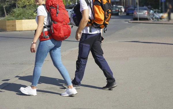 Gdansk Polonia Agosto 2019 Jóvenes Viajeros Caminando Por Ciudad Europea — Foto de Stock