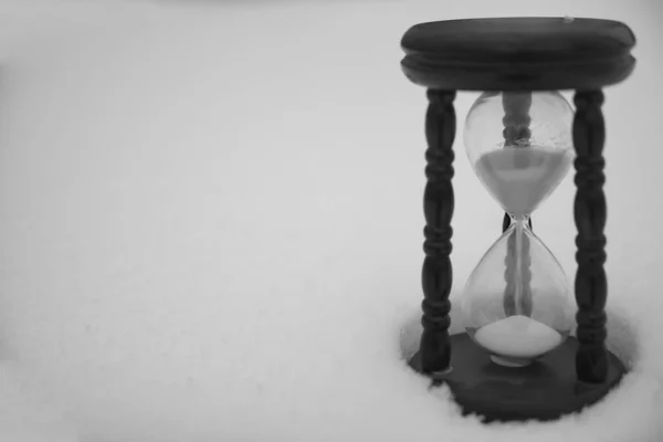 Winter Coming Hourglass Snow Sandglass Symbol Changing Season Hourglass Symbol — Stock Photo, Image