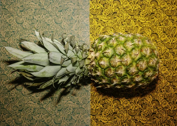 Texturizado Con Estilo Moderno Fondo Papel Con Una Piña — Foto de Stock