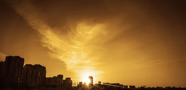 Skyline Sonnenuntergang Verschiedene Gebäude Und Spiegelungen Wolken Wasser See Der — Stockfoto