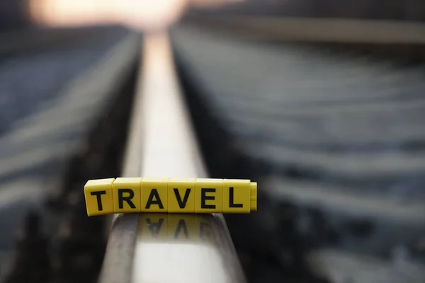 Palabra Viaje Ferrocarril Con Rayos Sol Fondo — Foto de Stock