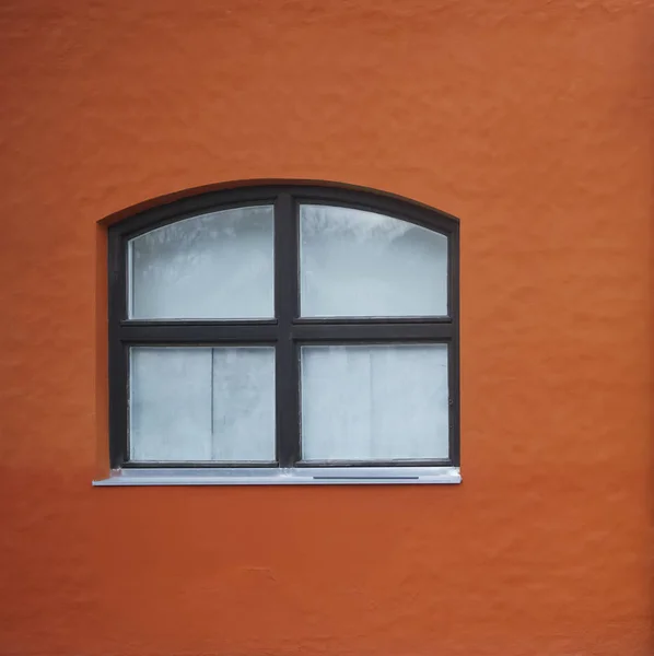 Okno Oranžové Zdi — Stock fotografie