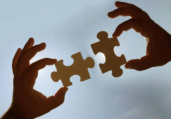 Hände Mit Puzzleteilen Teamwork Konzept — Stockfoto