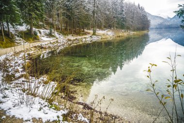Güzel kış manzara Gölü ile 