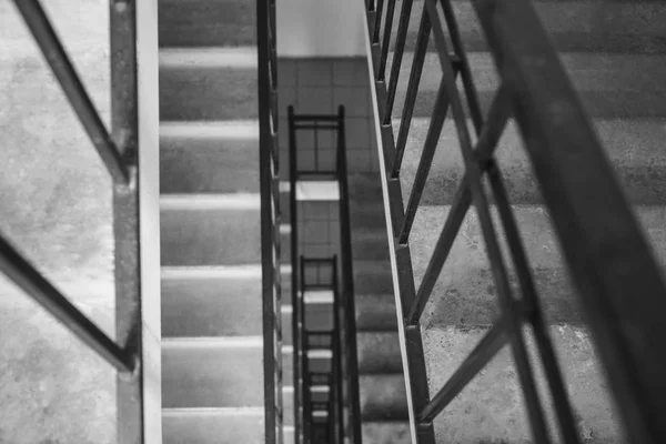 Gros Plan Noir Blanc Escalier Intérieur Centre Ville Garde Corps — Photo