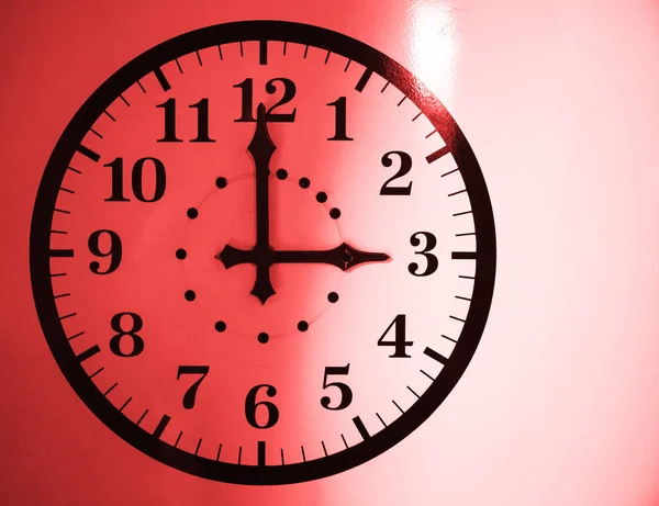 Siyah Beyaz Analog Saat Yüz Araması Saat — Stok fotoğraf