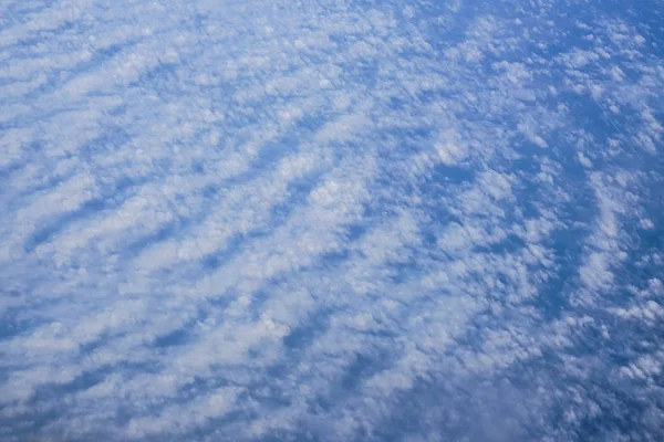Біла Хмарність Блакитним Сильним Світлом Від Сонця Гарний Вид Літака — стокове фото