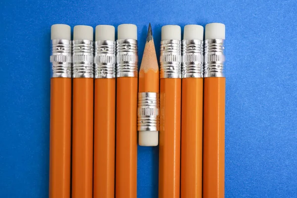 Petit Crayon Pointu Les Autres Crayons Jaunes — Photo