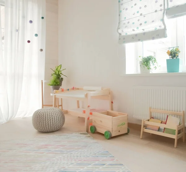 Habitación Los Niños Muebles Flores Verdes Naturales — Foto de Stock
