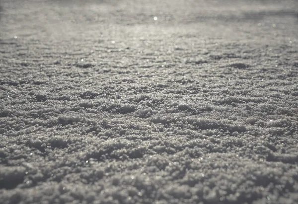 Paisagem fresca de neve acidentada em tom azul e amarelo congelante para — Fotografia de Stock