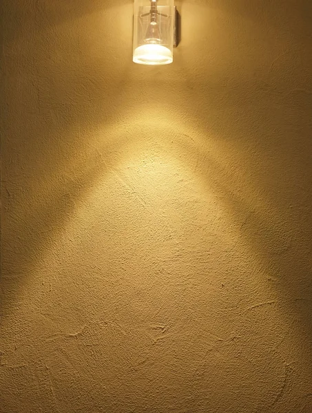 Glasses Lantern Yellow Wall Illuminates Night Lit Lamp Post Textured — Stock Photo, Image
