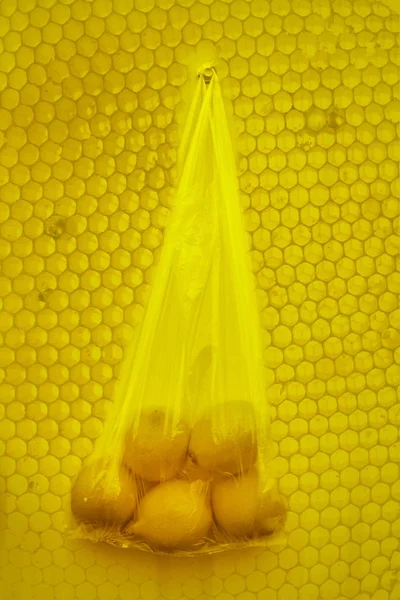 Muchos Cinco Limones Alimentos Reciclaje Envases Plástico Medio Ambiente Concepto —  Fotos de Stock