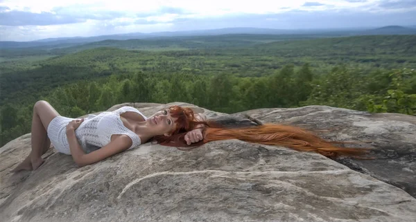 Beautiful Redhead Young Woman Lying Stones White Short Mini Sexy — Stock Photo, Image