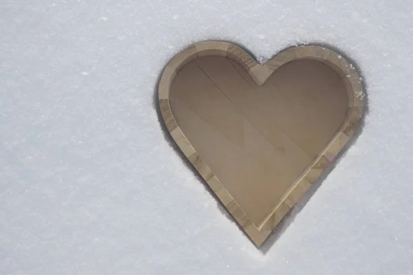 Пустая Коробка Форме Сердца Снегу Любовь Счастливого Дня Святого Валентина — стоковое фото