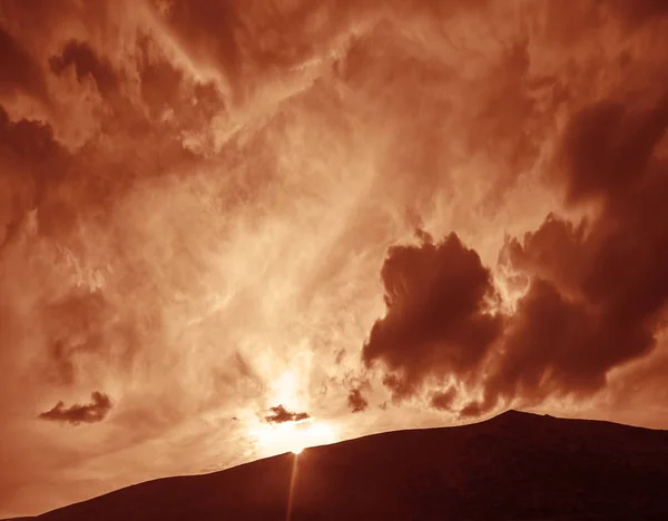 Céu Vigas Durante Pôr Sol Parque Nacional Montanha Belo Pôr — Fotografia de Stock