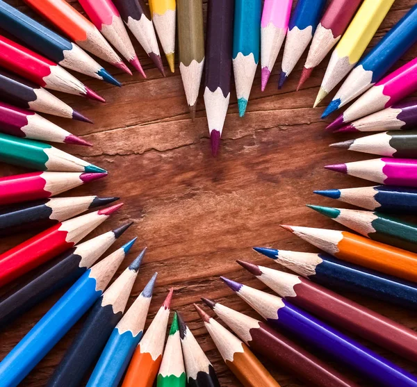 Coração Forma Coração Feito Lápis Coloridos Feliz Dia Dos Namorados — Fotografia de Stock