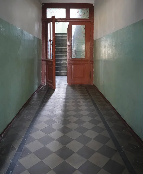 Vintage Envejecido Puertas Madera Interior Arquitectura Gran Salón Una Entrada — Foto de Stock