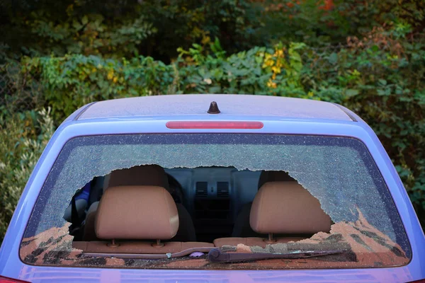 Kırık Araba Arka Camı Arabanın Arka Camı Kırılmış Arabanın Arka — Stok fotoğraf