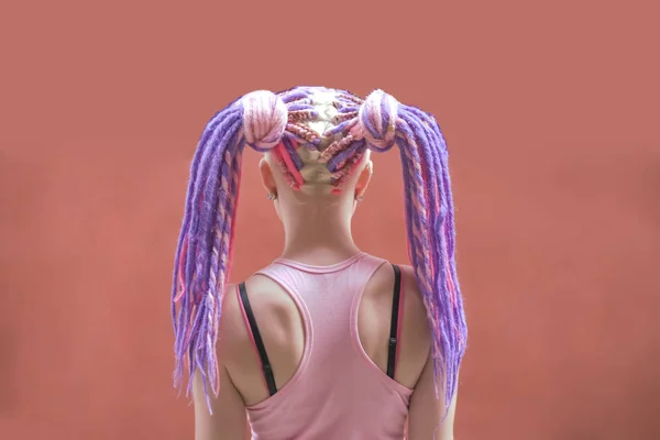 Back Rear View Woman Colorful Violet Pink Dreadlocks — Stock Photo, Image