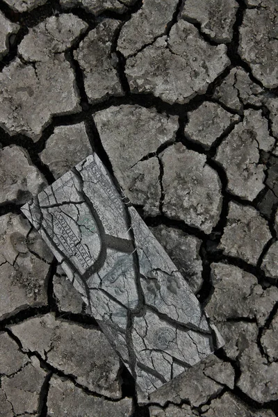 100 Долларовая Купюра Трещинах Земли Земли Почвы — стоковое фото