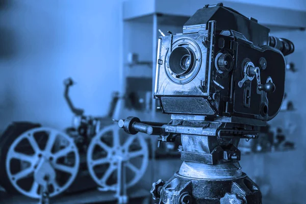 Régi Stílusú Filmvetítő Csendélet Közelkép Retro Vintage Videokamera Antik Filmvetítő — Stock Fotó