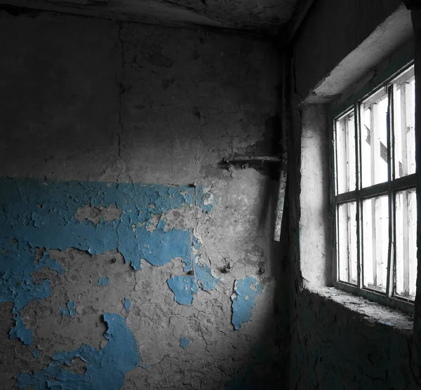 Old Abandoned Dark Grunge Window Broken Window View Cornfield Darkened — Stock Photo, Image