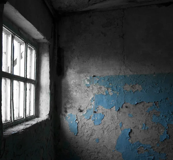 Old Abandoned Dark Grunge Window Broken Window View Cornfield Darkened — Stock Photo, Image