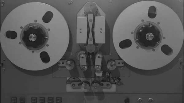 Stary Gracz Rocznika Kołowrotek Antyczny Kołowrotek Kołowrotek Magnetofon Szpulami Magnetofon — Zdjęcie stockowe