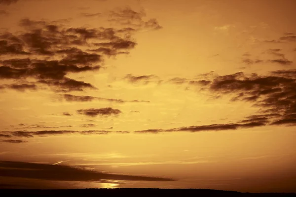 Bright Big Sun Sky Clouds Sun Going Touching Horizon Line — Stock Photo, Image