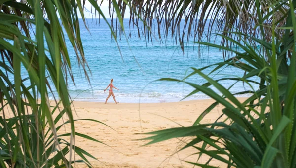 One Beautiful Woman Walking Tropical Beach Young Lady Tourist Walking — Stock Photo, Image