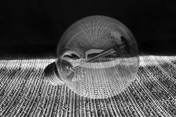 Винтажная Лампа Лампы Лежат Чистом Фоне Изолированные Черном Фоне — стоковое фото