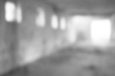 Pencereli bulanık, boş bir uzay ofisi. Bakış açısı. Işık odası. Bakış açısı. Bulanık endüstriyel alan.