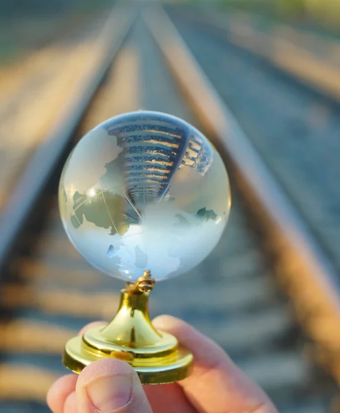 Crystal Globe Centrerad Järnväg Metallskena — Stockfoto